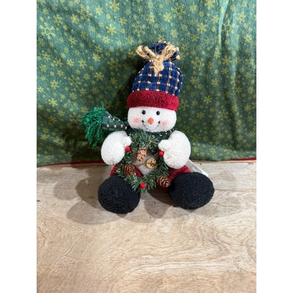 Christmas Plush Sitting Snowman Shelf Sitter Wreath 8 Inch